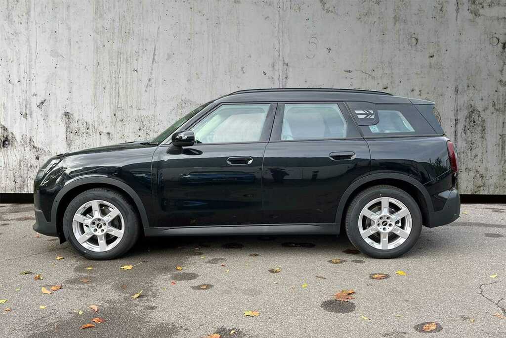 Mini Countryman 150Kw E Classic 66Kwh 2024 GJ74FHD Black #4