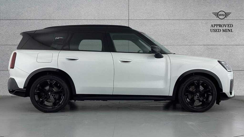 Mini Countryman 150Kw E Sport 66Kwh 2024 YS74HKV White #3