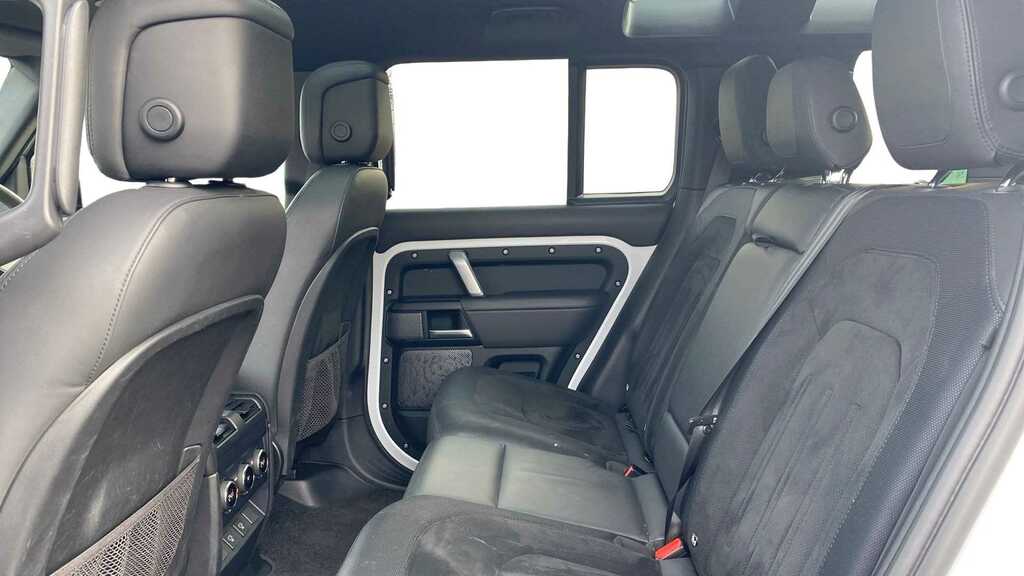 Land Rover Defender 110 5.0 P525 V8 110 2022 FP22UYN White #4