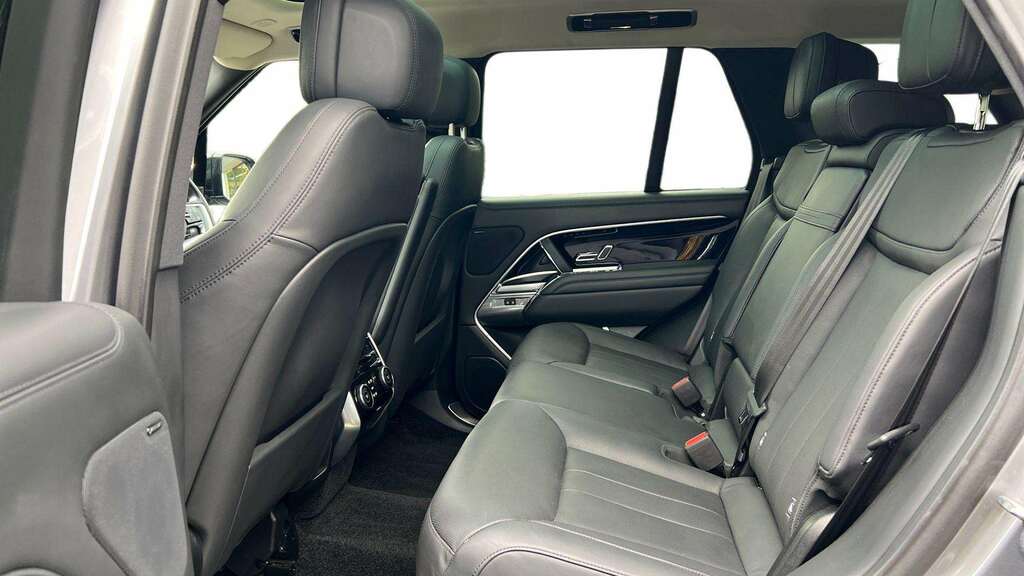 Land Rover Range Rover 3.0 P440e Se 2023 KM23NBN Grey #4
