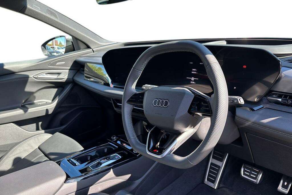 Audi Q6 E-Tron 185Kw 83Kwh S Line 2025 MC25GZB Grey #4