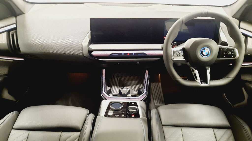 BMW X3 30E Xdrive M Sport 2025 YP75SRO White #4