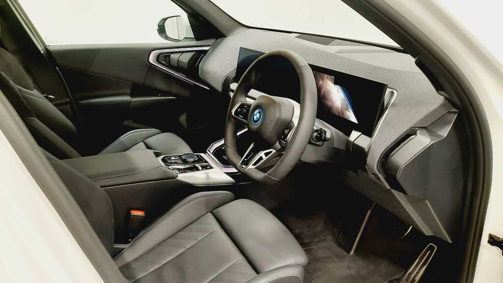 BMW X3 30E Xdrive M Sport 2025 YP75SRO White #6
