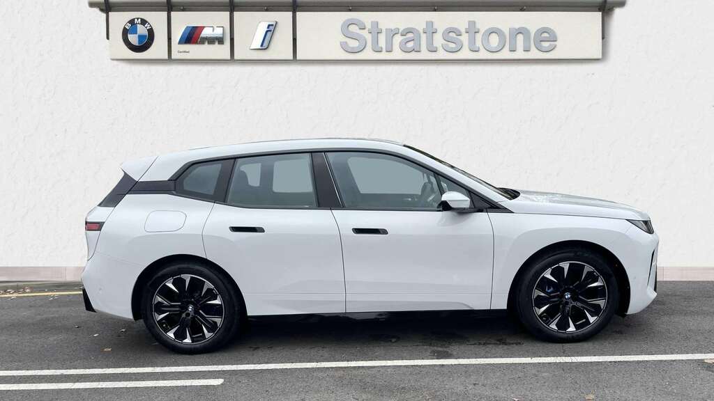 BMW iX 300Kw Xdrive45 M Sport 101Kwh 2025 FG75VBA White #3