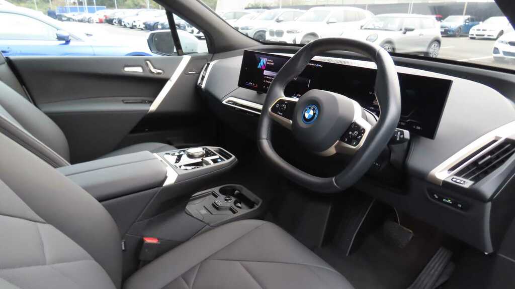 BMW iX 240Kw Xdrive40 M Sport 76.6Kwh 2025 YW25CMZ White #6
