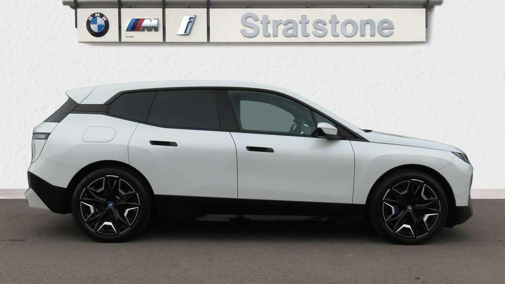 BMW iX 240Kw Xdrive40 M Sport 76.6Kwh 2025 YW25CMZ White #3