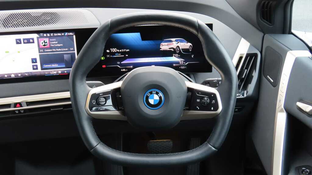 BMW iX 240Kw Xdrive40 M Sport 76.6Kwh 2025 YW25CMZ White #5