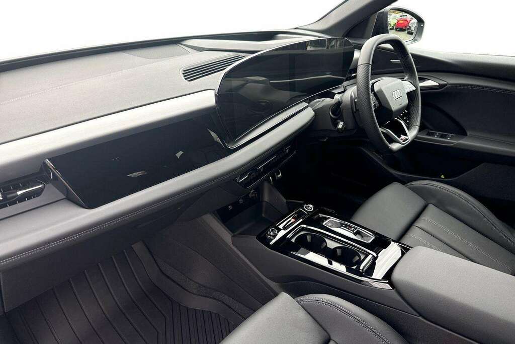 Audi Q6 E-Tron 225Kw Performance 100Kwh S Line 2025 BD75XYM Black #2