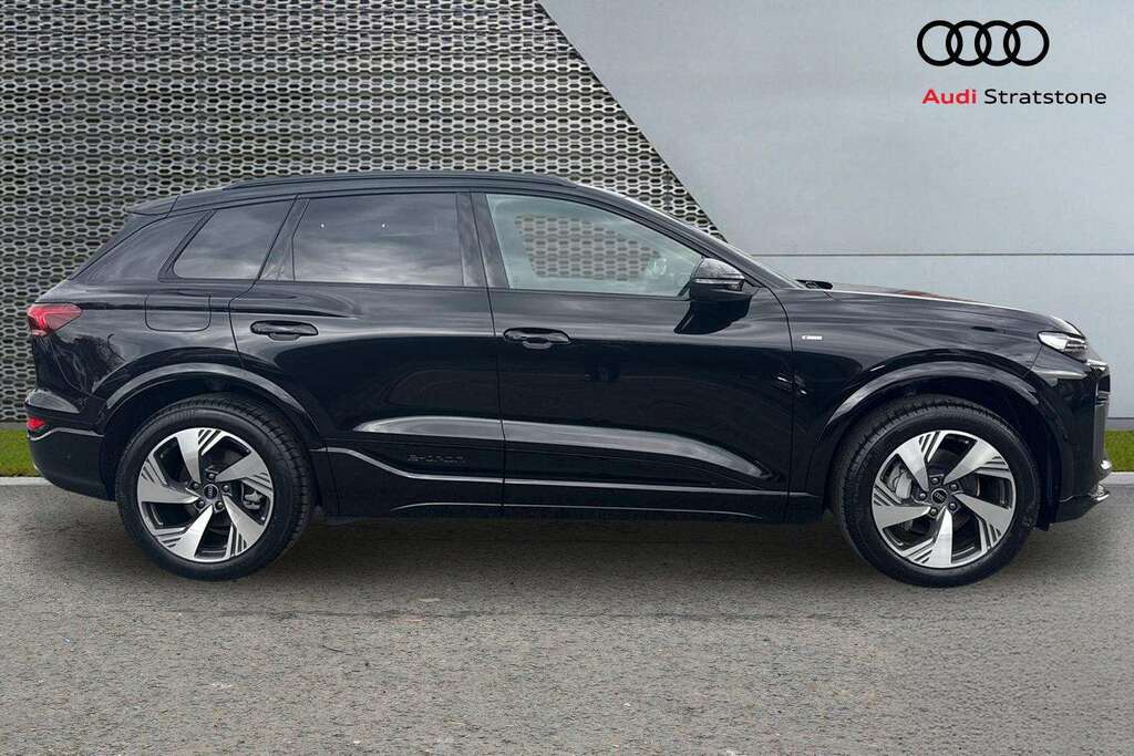 Audi Q6 E-Tron 225Kw Performance 100Kwh S Line 2025 BD75XYM Black #4