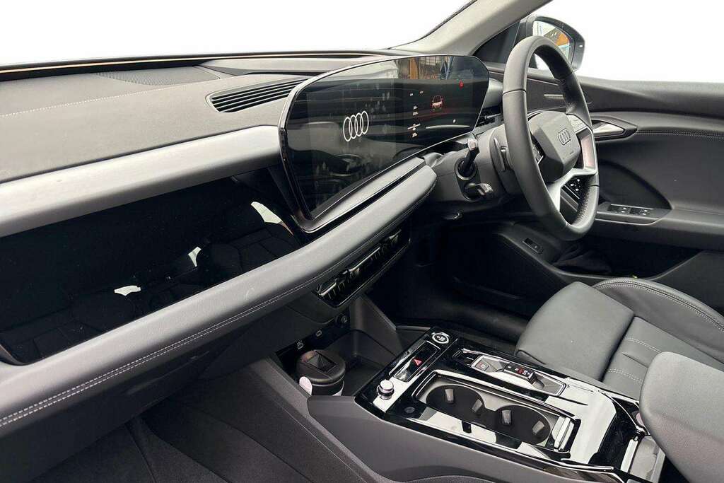 Audi Q6 E-Tron 225Kw Performance 100Kwh Sport 2025 LM75RKY Black #2