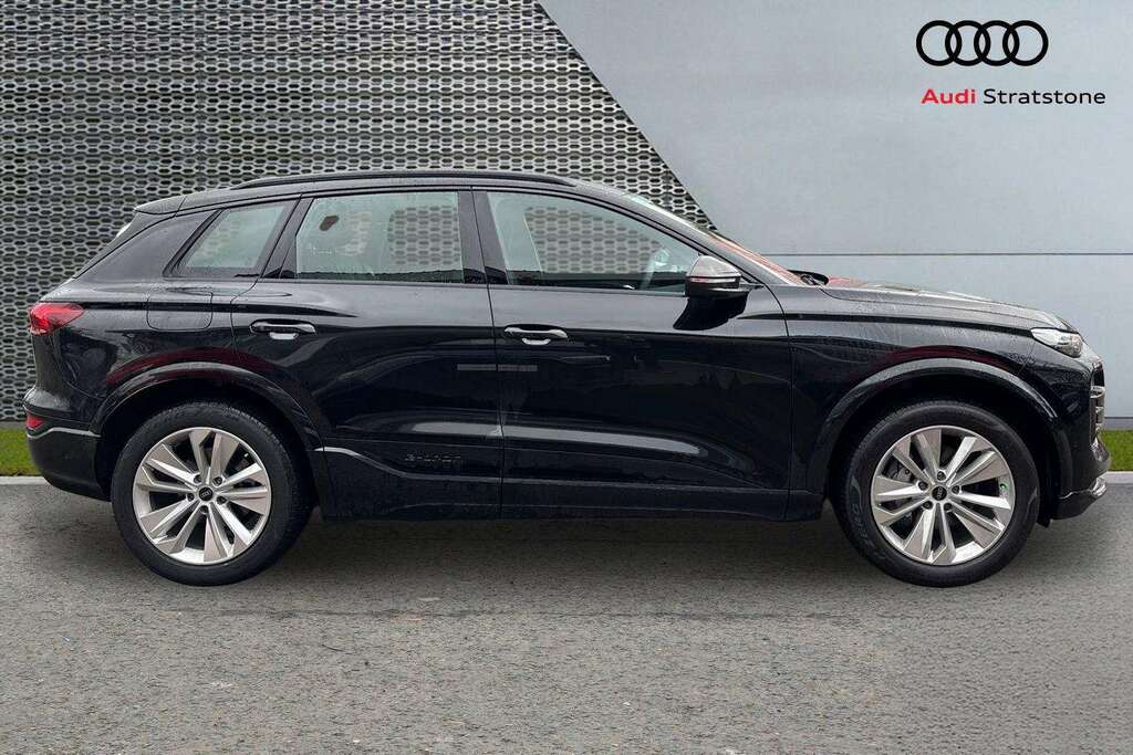 Audi Q6 E-Tron 225Kw Performance 100Kwh Sport 2025 LM75RKY Black #4