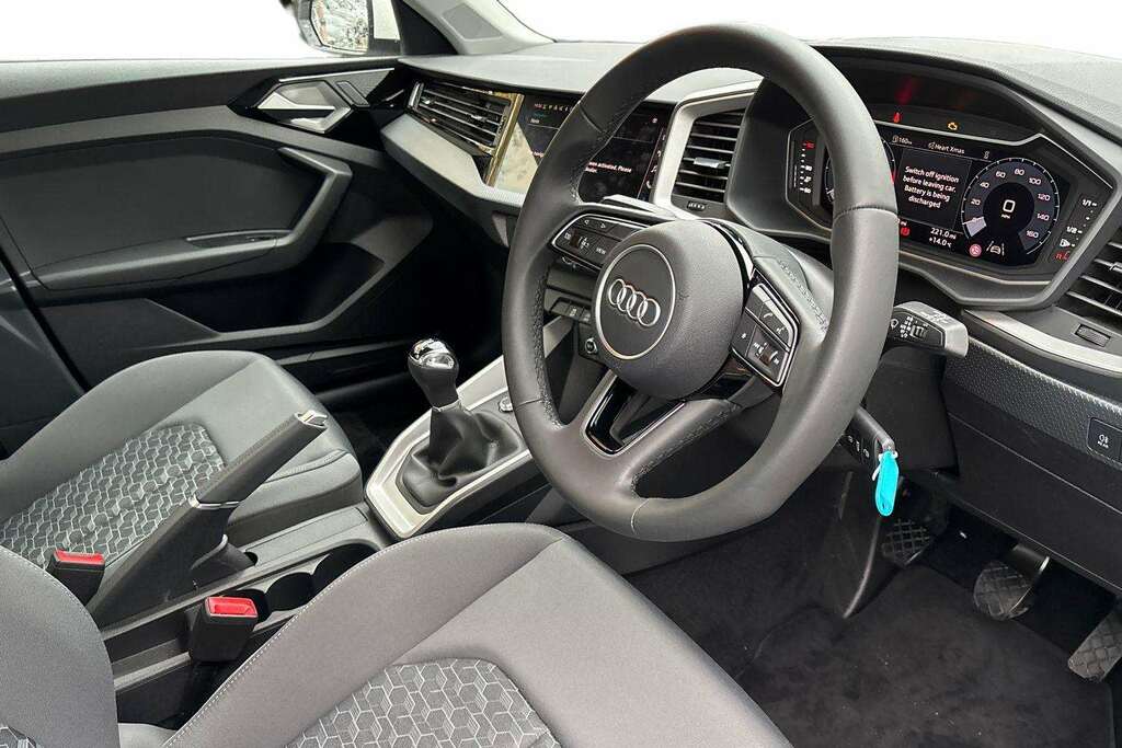 Audi A1 25 Tfsi Sport 2025 DV75VZM White #6