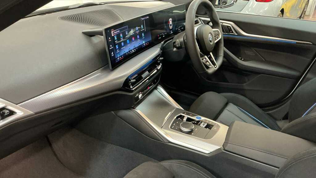 BMW i4 210Kw Edrive35 M Sport 70Kwh 2025 YA75AJX White #6