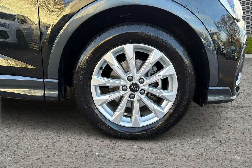 Audi Q3 35 Tfsi Sport S Tronic 2025 MJ75ZGP Black #5