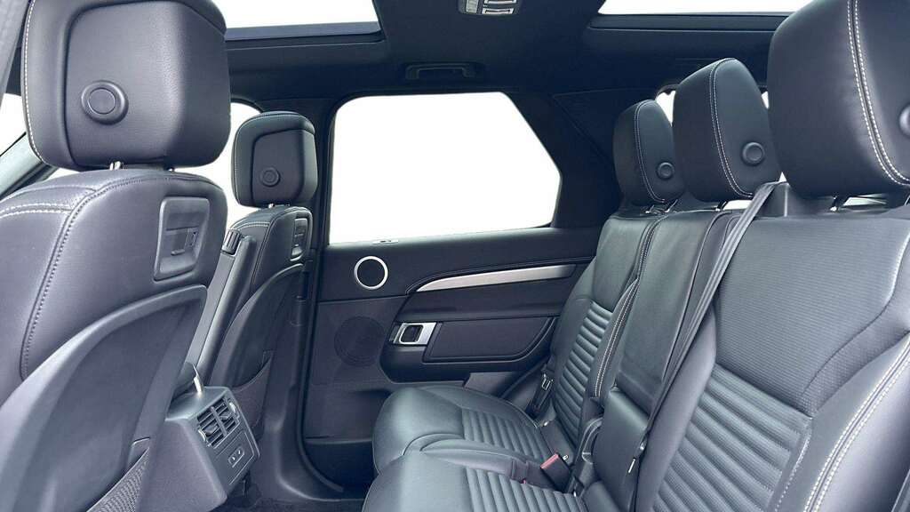 Land Rover Discovery 3.0 D300 Dynamic Se 2024 YP74UGZ Grey #4