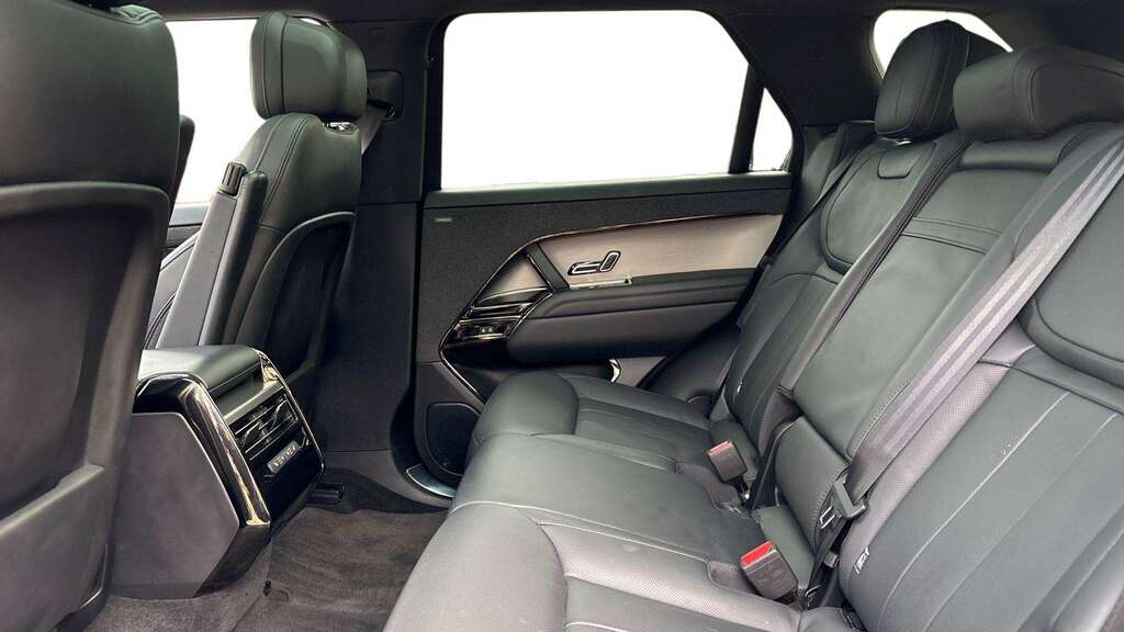 Land Rover Range Rover Sport 3.0 D300 Dynamic Se 2024 KO73RUR Black #4