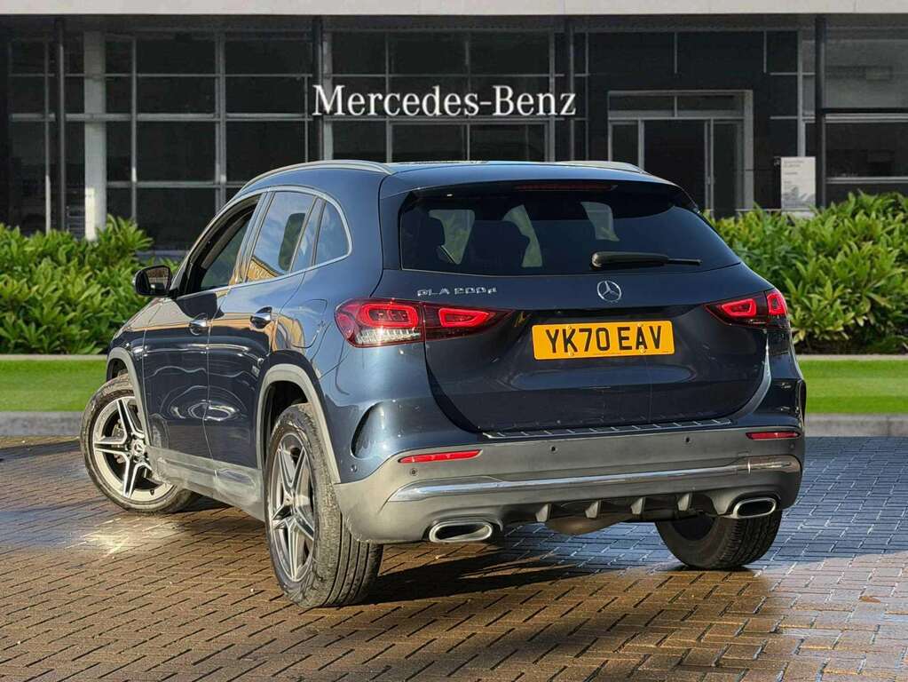 Mercedes-Benz GLA Class 200D Amg Line Premium 2020 YK70EAV Blue #2