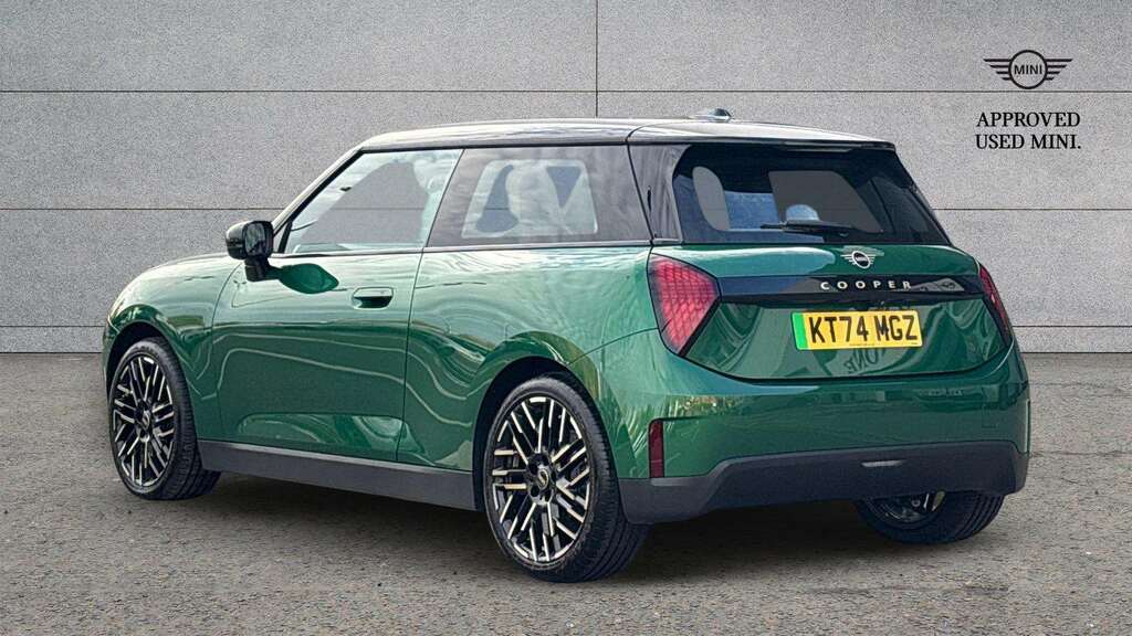 Mini Hatch 135Kw E Exclusive 41Kwh 2024 KT74MGZ Green #2