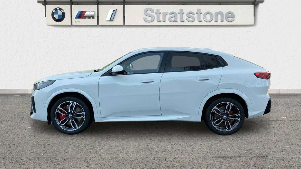 BMW iX2 150Kw Edrive20 Shadow Edition 65Kwh 2025 GL75XLV White #4