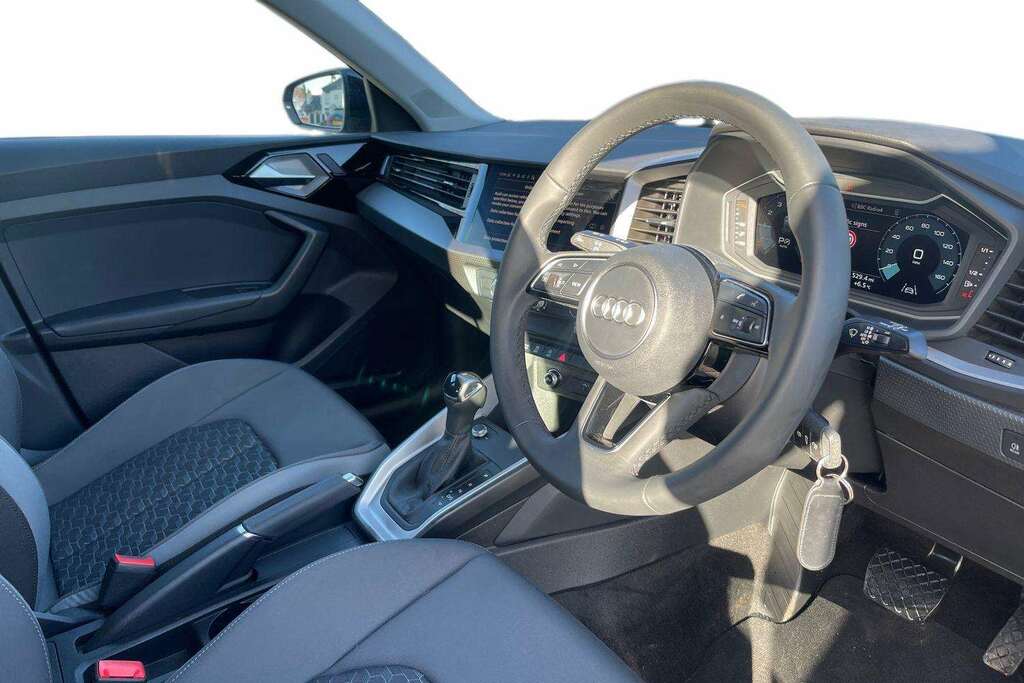 Audi A1 30 Tfsi Sport S Tronic 2025 LN75KZX Black #6