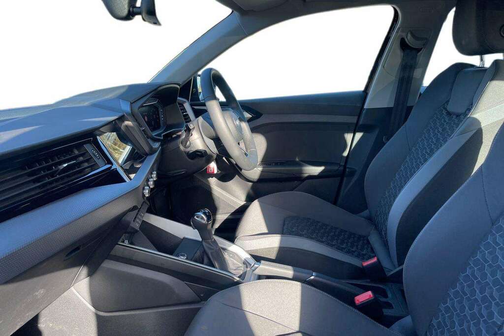 Audi A1 30 Tfsi Sport S Tronic 2025 LN75KZX Black #2