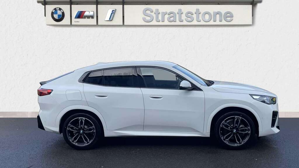 BMW iX2 230Kw Xdrive30 M Sport 65Kwh 2025 FG75VBM White #3