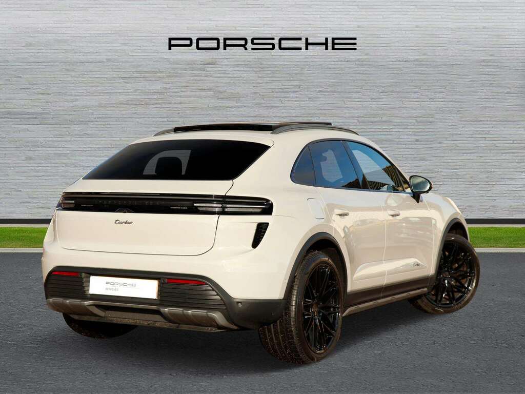 Porsche Macan Turbo 2026 EF75BGU #3