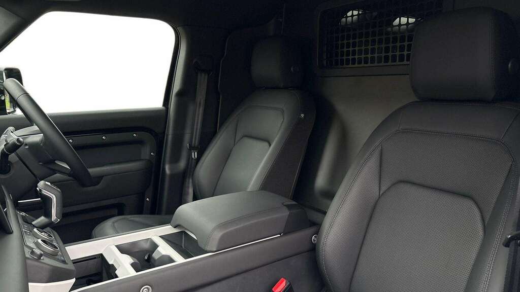 Land Rover Defender 110 3.0 D250 Hard Top S 2025 FP25EKB Black #4