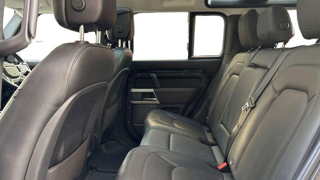 Land Rover Defender 110 3.0 D300 Hse 110 2022 LJ72XRA Black #4