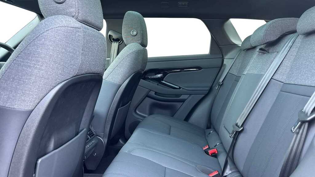 Land Rover Range Rover Evoque 2.0 D200 Dynamic Hse 2025 KU25WZC Black #4