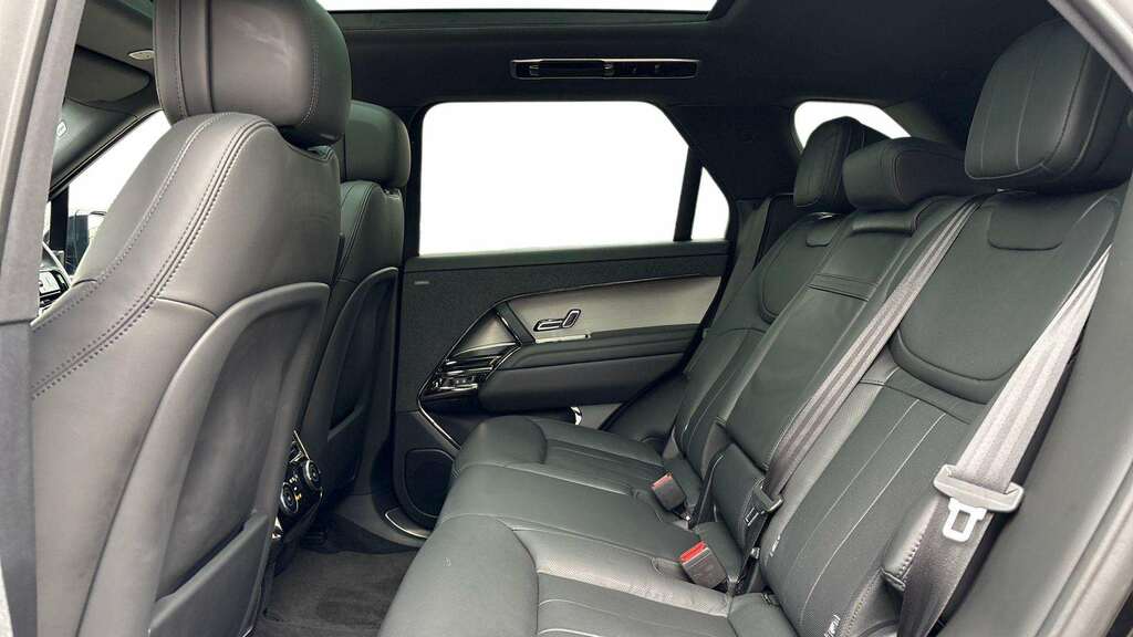 Land Rover Range Rover Sport 3.0 D300 Dynamic Se 2023 KT73FRU Black #4