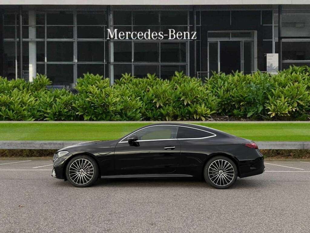 Mercedes-Benz CLE Class 220D Amg Line Premium 9G-tronic 2025 Black #3