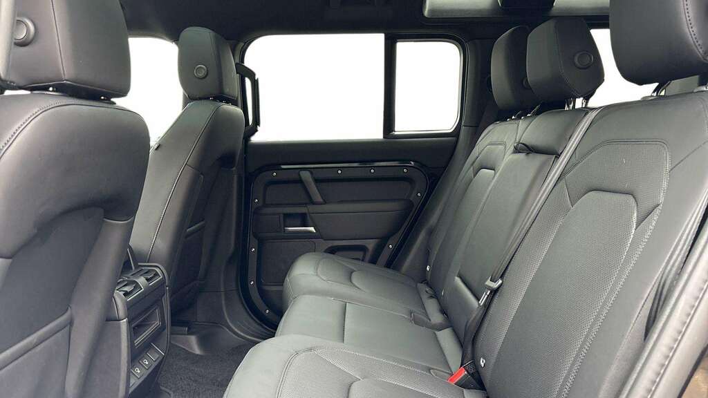 Land Rover Defender 110 3.0 D250 X-dynamic Se 110 2024 FJ74XPB Black #4