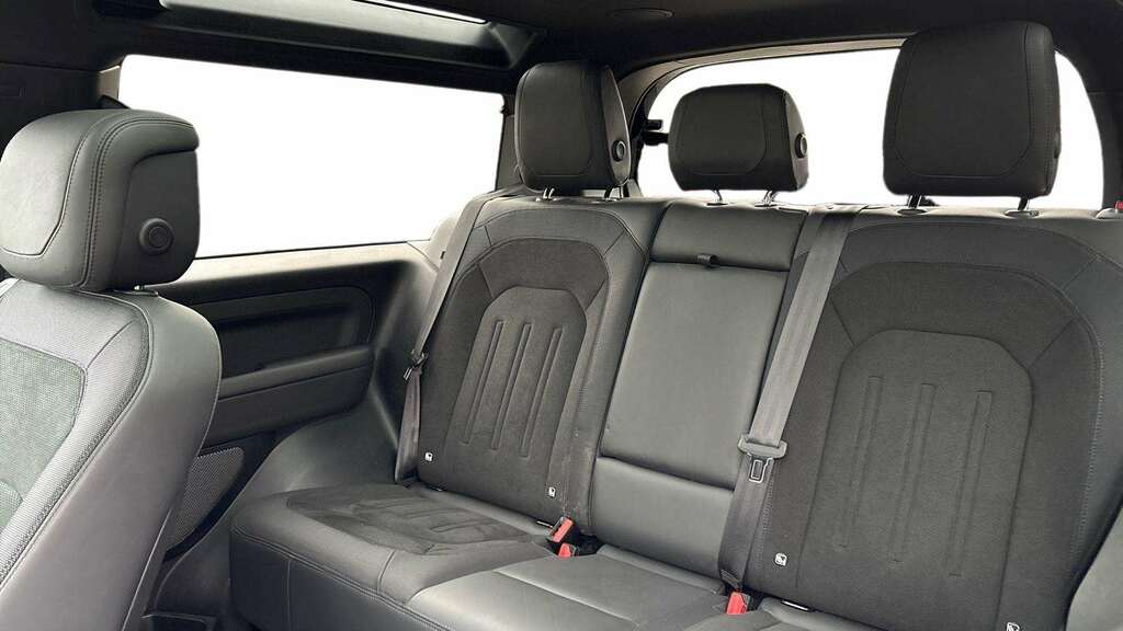 Land Rover Defender 90 5.0 P525 V8 Carpathian Edition 90 2022 YF22HKN Grey #4