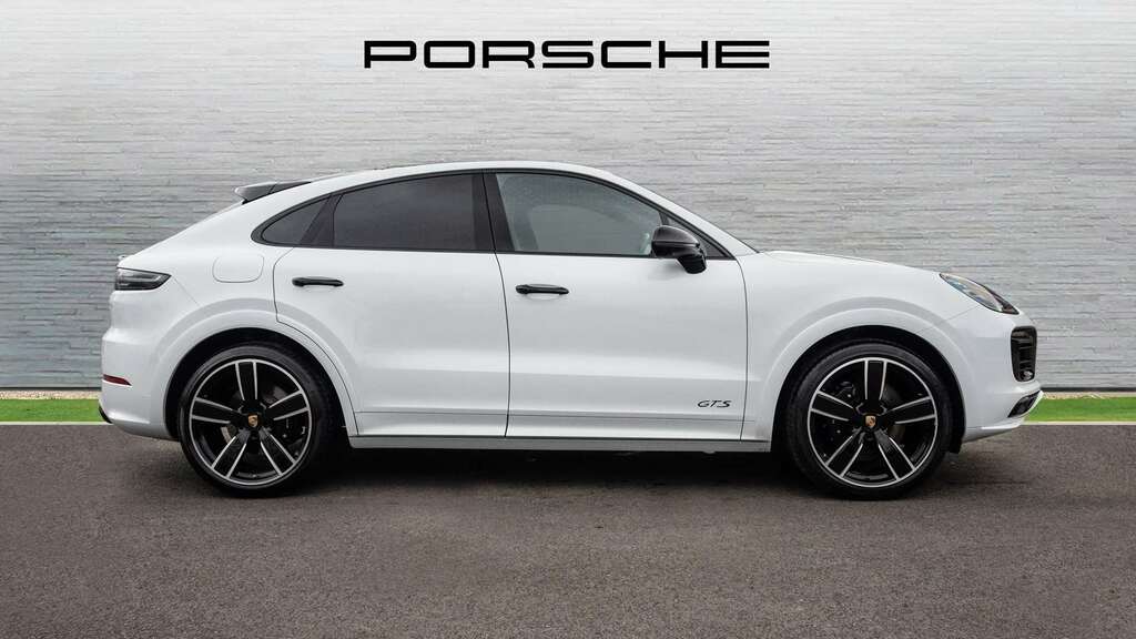 Porsche Cayenne Gts 2023 ME72CVU White #2