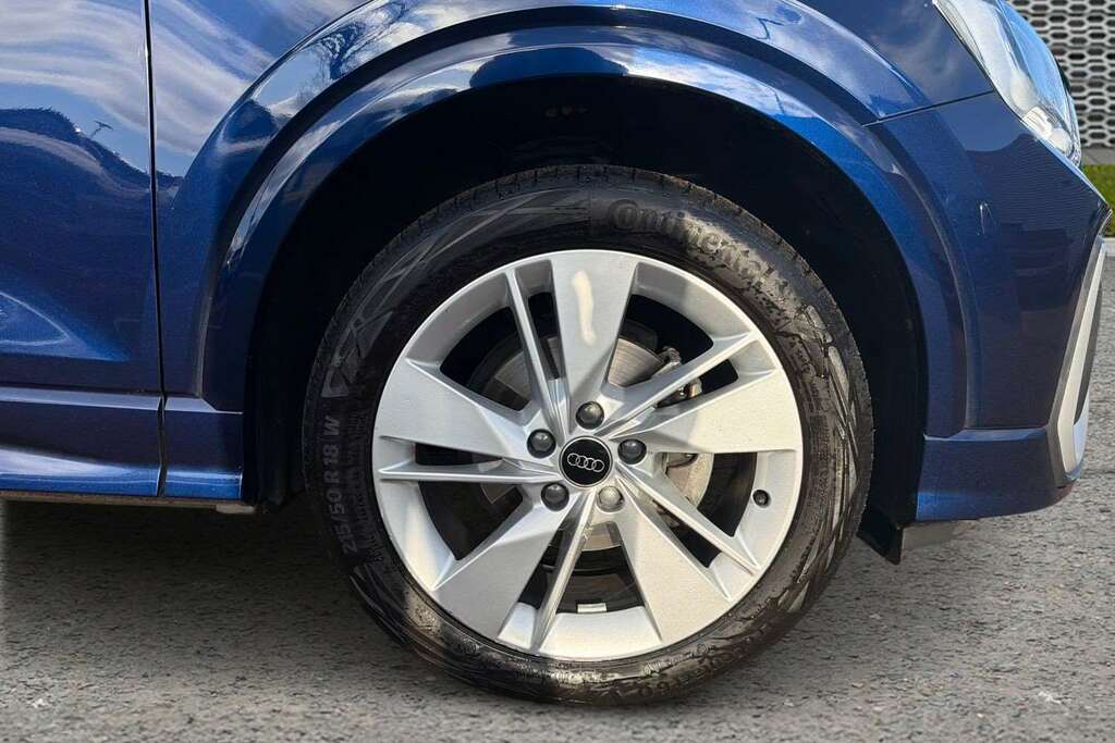 Audi Q2 35 Tfsi S Line S Tronic 2024 KW24YFP Blue #5