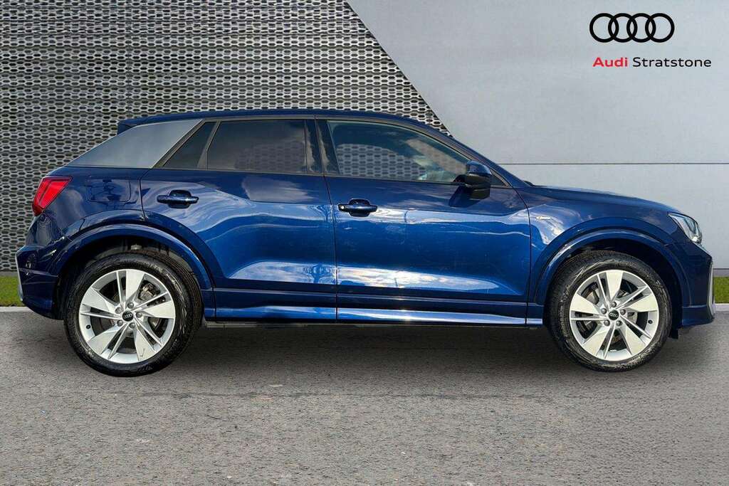 Audi Q2 35 Tfsi S Line S Tronic 2024 KW24YFP Blue #4