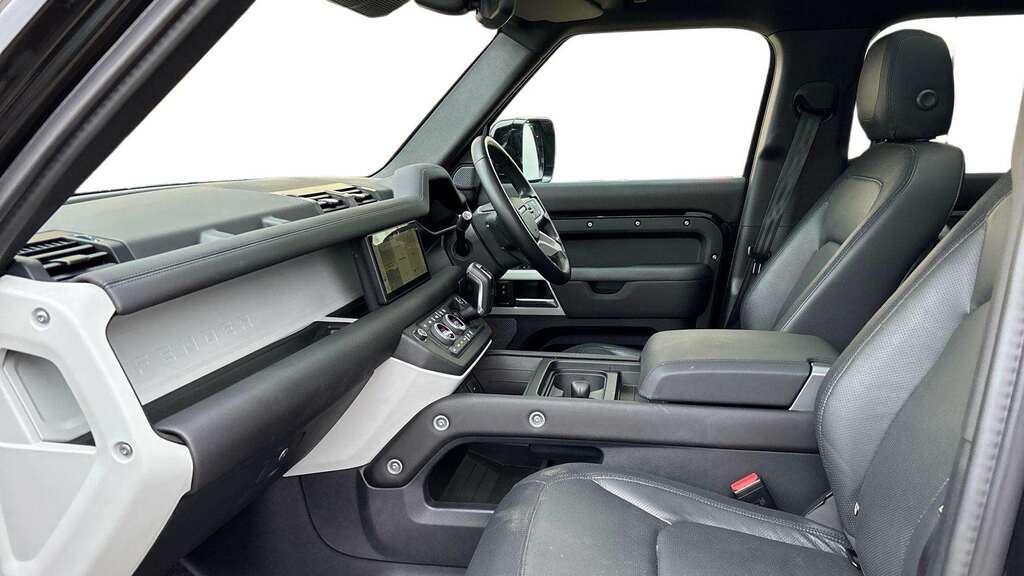 Land Rover Defender 110 3.0 D300 X-dynamic Se 110 2024 KO73RXG Black #3