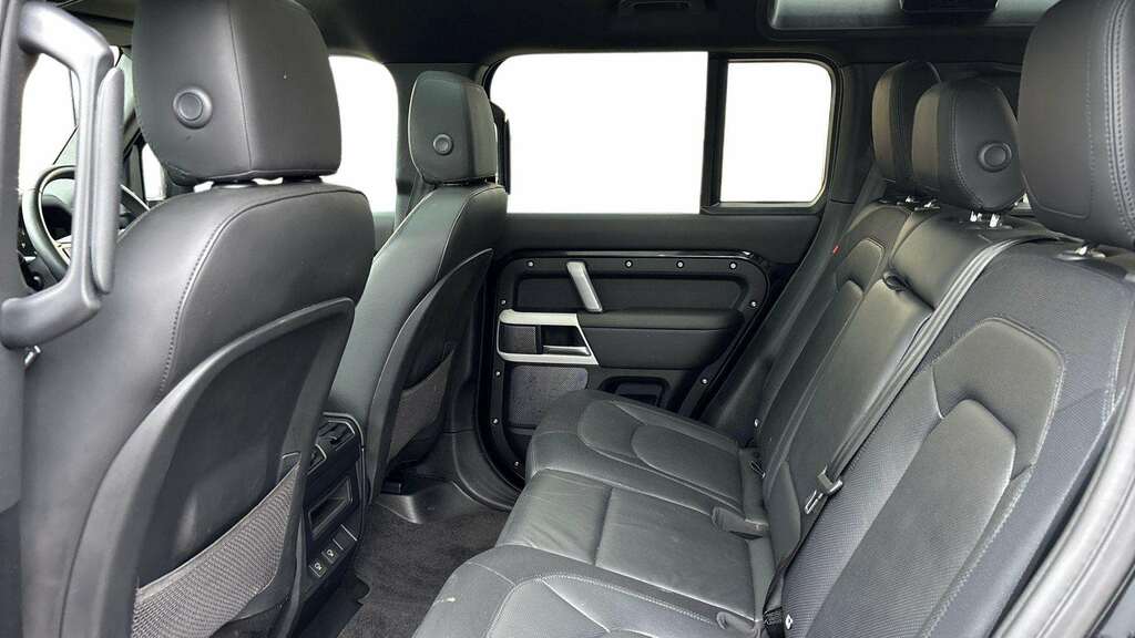 Land Rover Defender 110 3.0 D300 X-dynamic Se 110 2024 KO73RXG Black #4