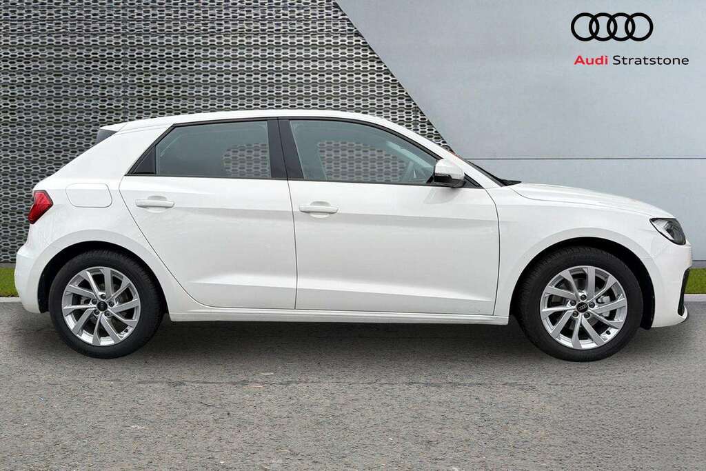 Audi A1 30 Tfsi Sport S Tronic 2025 MW75KXD White #4