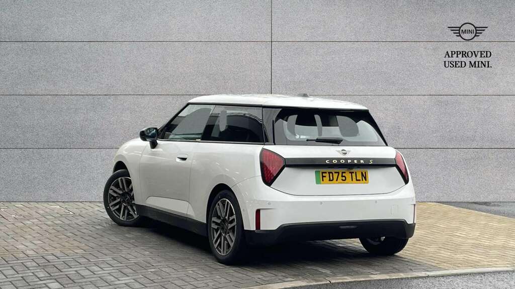 Mini Hatch 160Kw Se Classic 54Kwh 2025 FD75TLN White #2