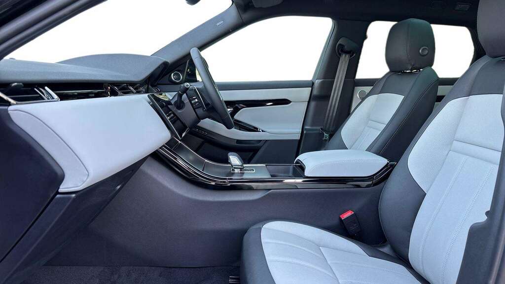 Land Rover Range Rover Evoque 2.0 D200 Edition 2025 KN75RFY Black #3