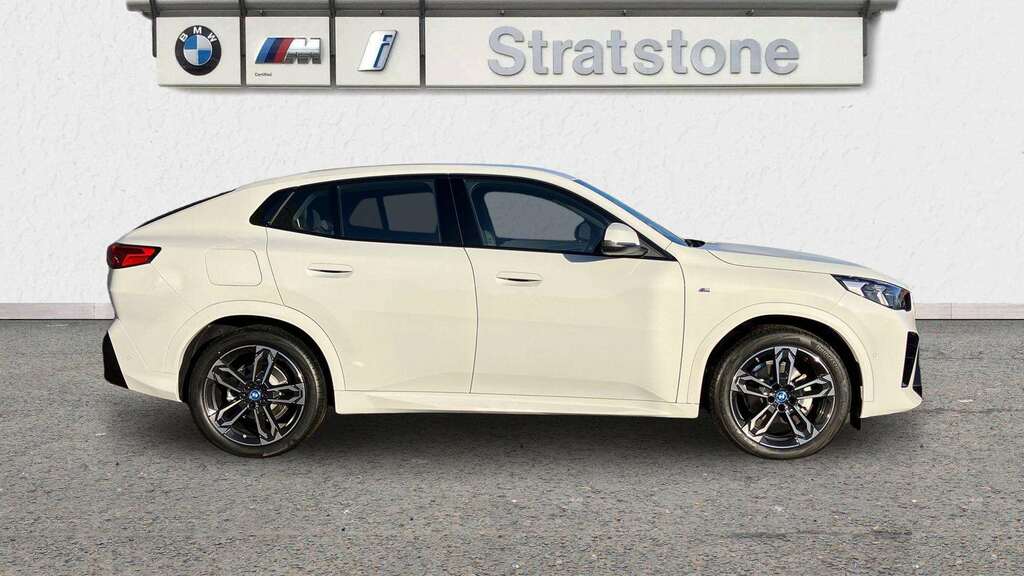 BMW iX2 150Kw Edrive20 M Sport 65Kwh 2025 GL75VPV White #3