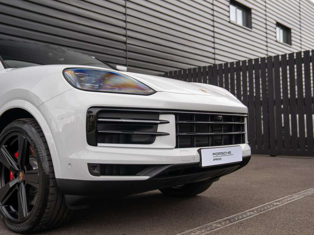 Porsche Cayenne S Coupe 2026 FJ75SXN White #6