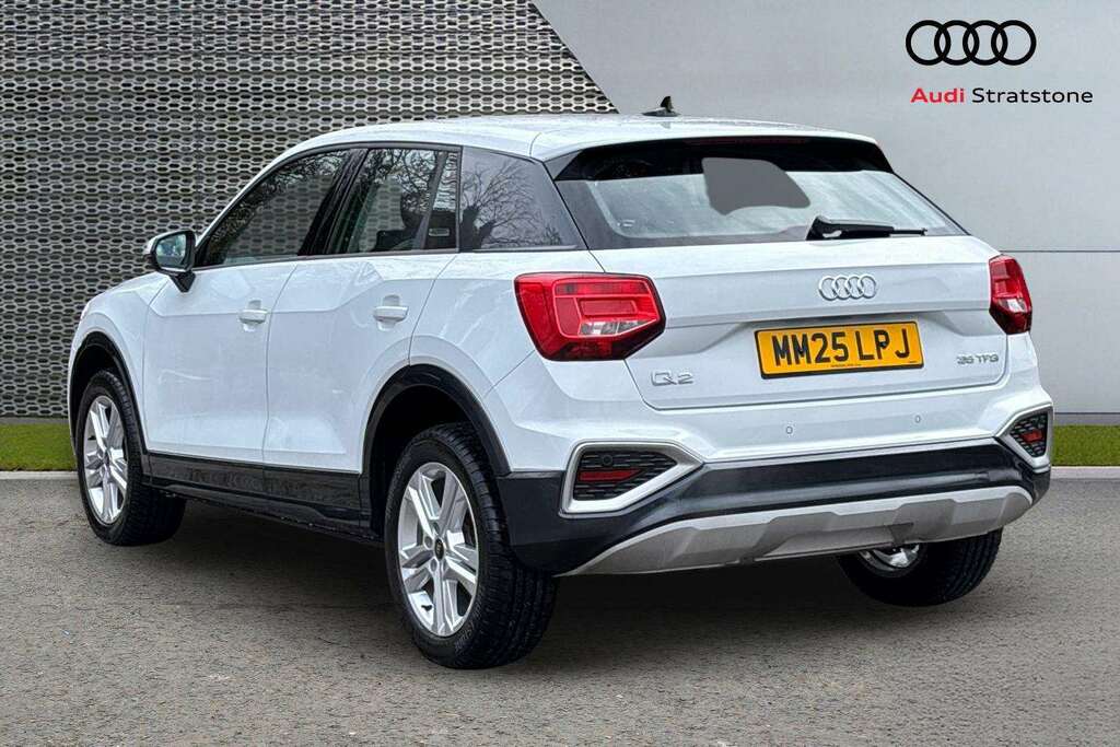 Audi Q2 35 Tfsi Sport S Tronic 2025 MM25LPJ White #3