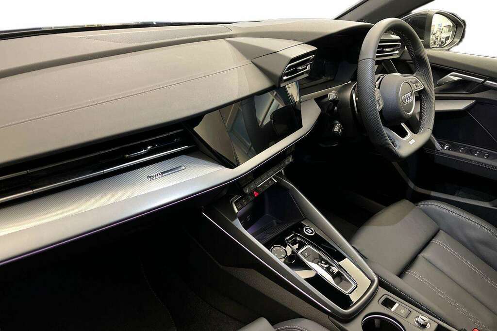 Audi A3 1.5 Tfsi 150 S Line S Tronic 2025 DF75ZXB Black #2