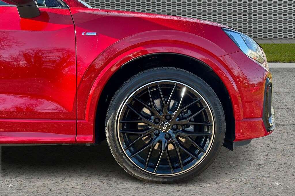 Audi Q2 35 Tfsi Black Edition S Tronic Cs 2023 KY23NTG Red #5