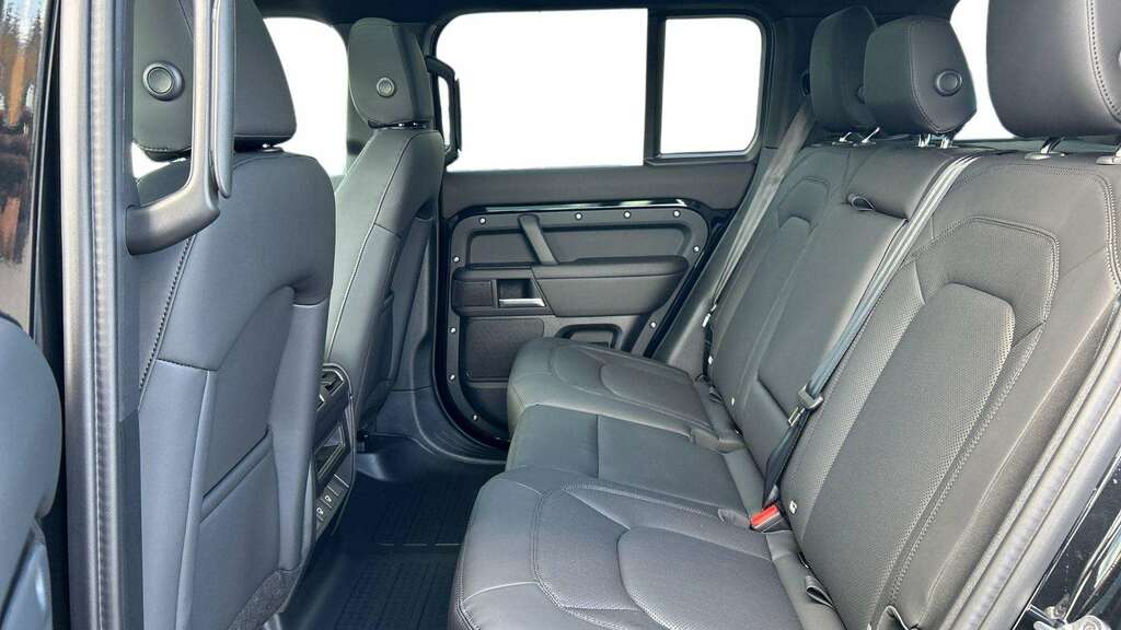 Land Rover Defender 110 3.0 D250 X-dynamic Se 110 2025 RV75XLN Black #4