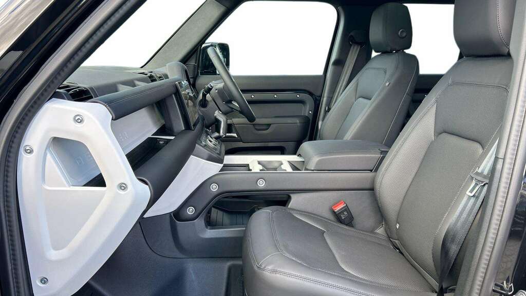 Land Rover Defender 110 3.0 D250 X-dynamic Se 110 2025 RV75XLN Black #3
