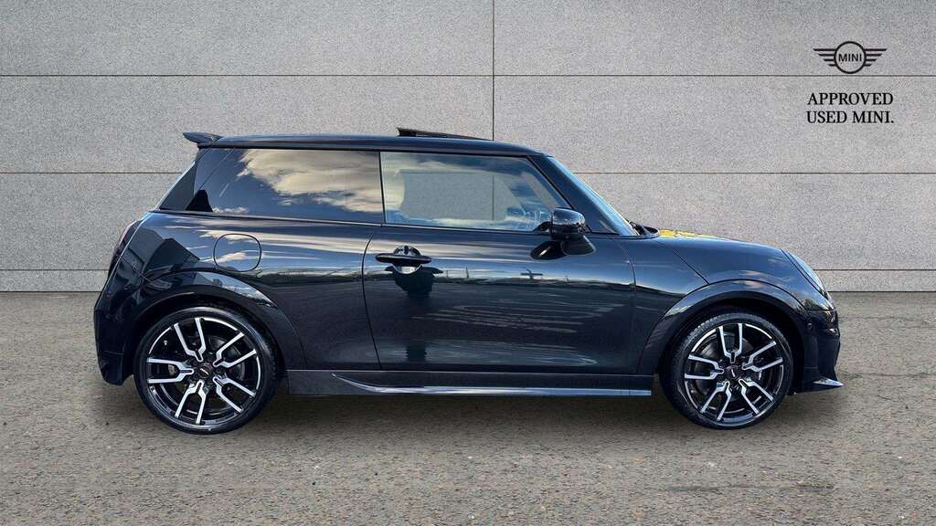 Mini Hatch 1.5 C Sport Level 3 2024 YA24ACZ Black #3
